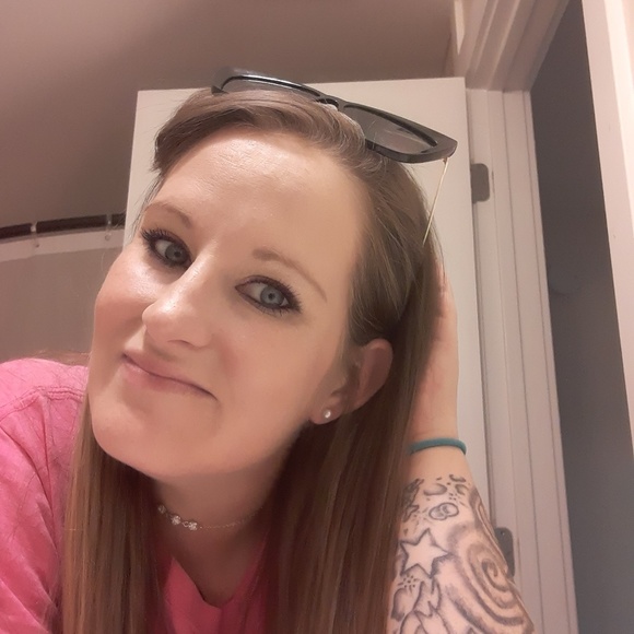 Meet the Posher Other - Meet your Posher, Alyssa